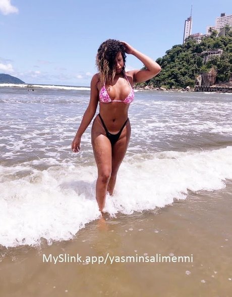 Yasmin Salimenni スター ヌード 写真