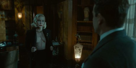 Cate Blanchett 裸のスター 写真