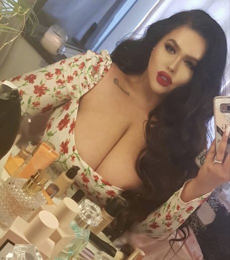 Megan Carys Gomer ポルノスター 画像