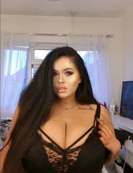 Megan Carys Gomer 素敵なモデル 画像