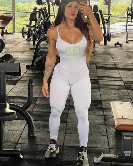Yasmin Castrillon 無料のスター 写真
