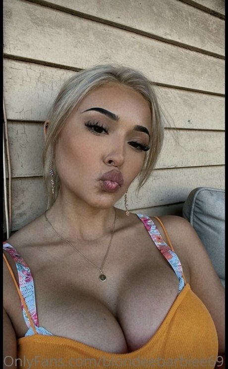 blondeebarbiee69 トップモデル ギャラリー