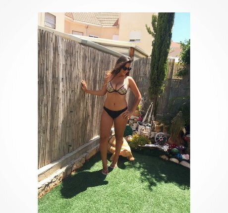小さいペニスのシーメールOnlyFans ホットセクシー 写真