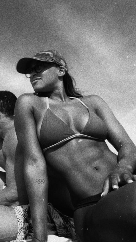 Rebeca Andrade アートモデル 写真