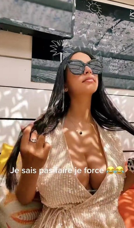 Chirine Sabaiti ポルノスター セクシー 写真