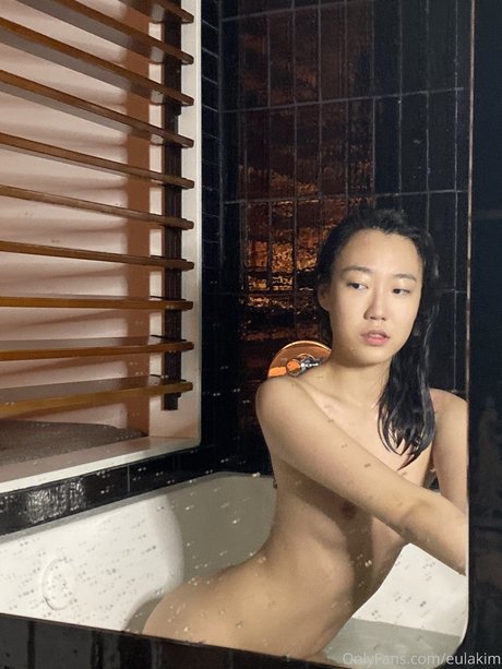 Eulakim スター 裸 画像
