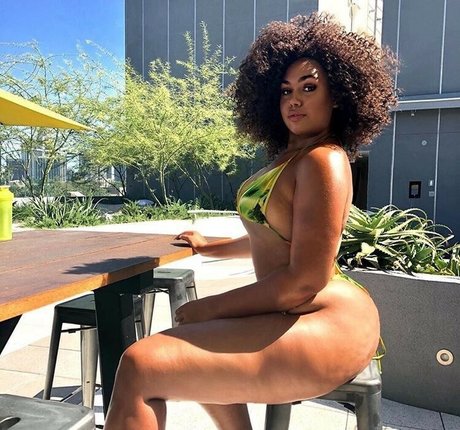 Alexus Danisha ヌード女優 写真