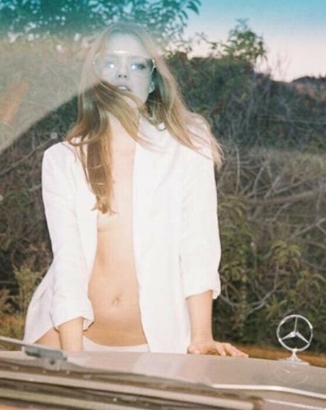 Kristine Froseth 裸の女優 アーカイブ
