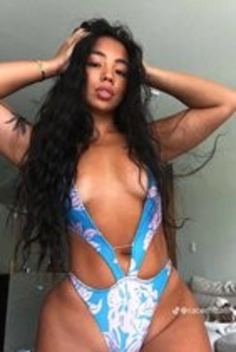 Quem e Essa Mina 独占モデル 写真