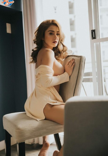 Bianca Peralta かわいいモデル 写真