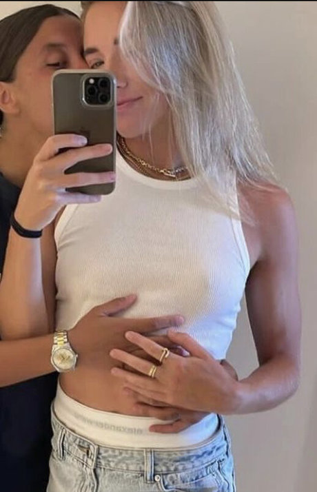 Kristie Mewis 裸のスター 画像