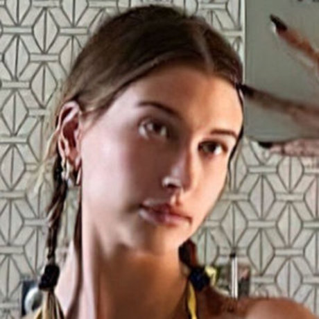 Hailey Bieber 完璧なモデル 画像