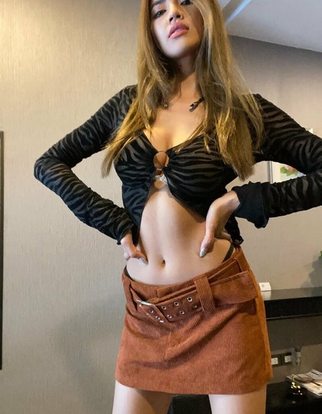 Foxy Fuengfah アート女優 ギャラリー