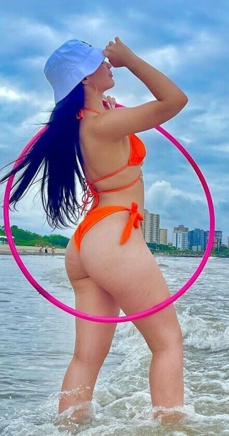 Mari Robattini セクシーなスター 写真