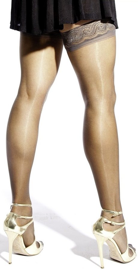 Amanda Byram ヌードモデル 画像