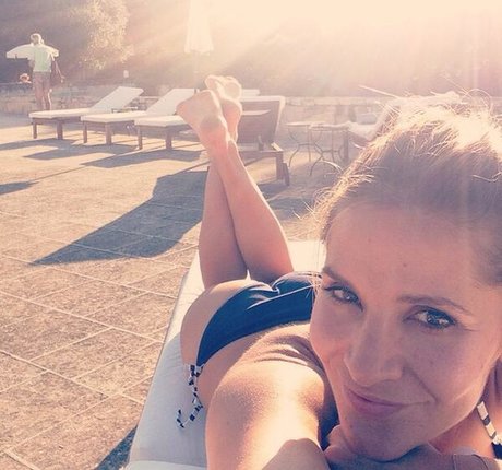 Amanda Byram セクシーモデル 画像