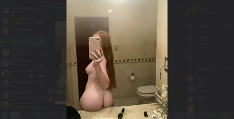Flor Lisomini ポルノスター セックス 写真