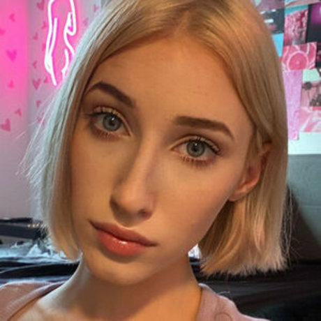 Stella Skye セクシーモデル 写真