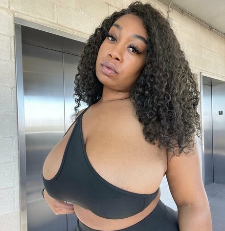 brittney tonee セクシーモデル 写真