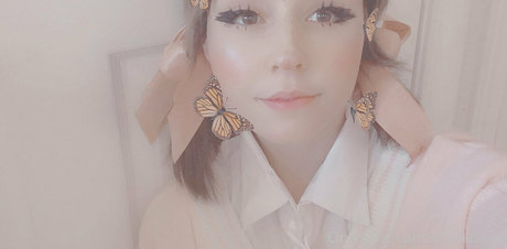 バンライフオンリーファンズ ヌード 写真