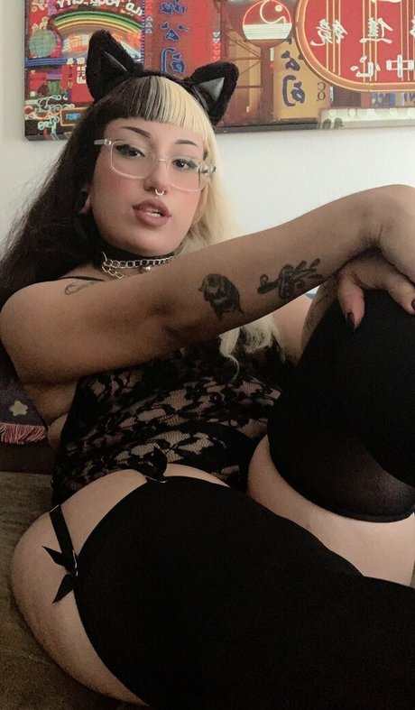 Damnitselin エロティックモデル 写真
