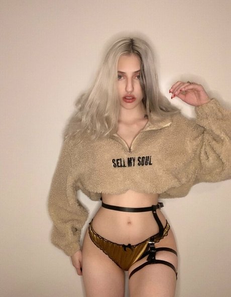 Fawnx アダルト女優 写真