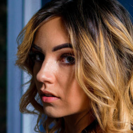 Sylina Ruiz ホットなモデル 画像