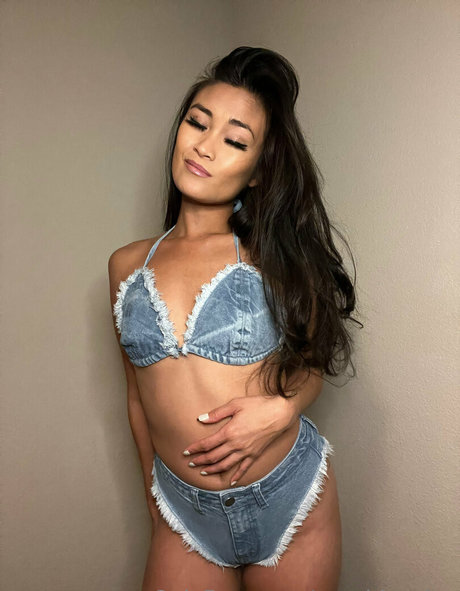 sunshinesinababy ヌードのポルノスター 写真