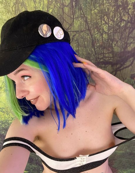 ディスコード トランス OnlyFans セクシーヌード 画像