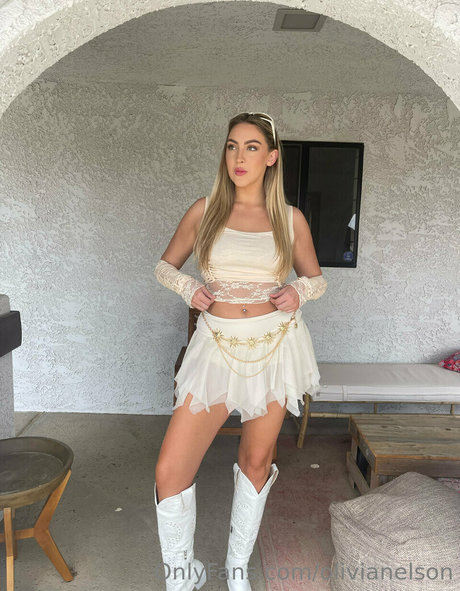 Olivia Nelson ポルノスター アダルト 画像