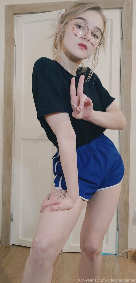 Lana Delmar アダルトモデル 写真