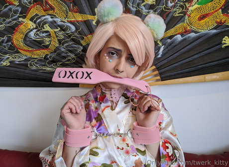 Twerk kitty 完璧なポルノスター 写真