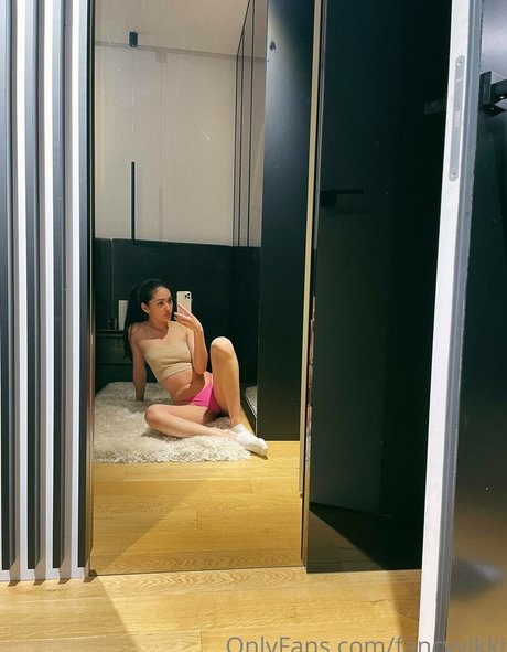 FancyV 裸のスター 写真