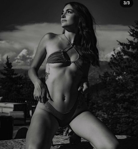 Blakely Barton アート女優 画像