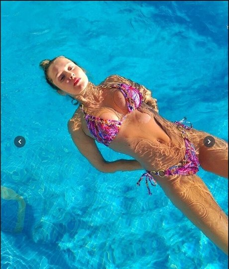 Tatiana Laurens ポルノスター 独占 画像