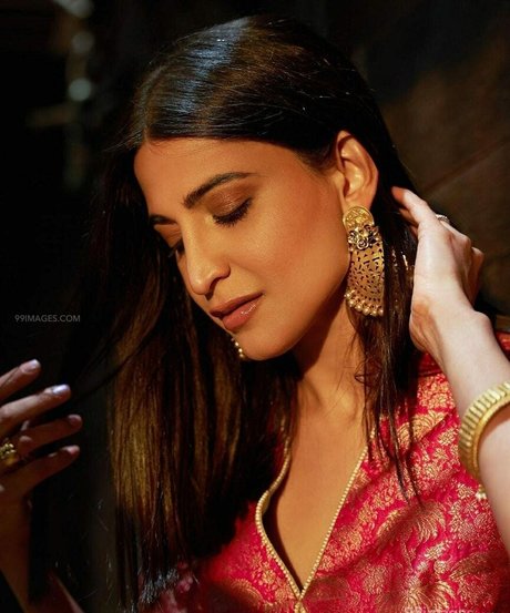 Aahana Kumra HDモデル 画像