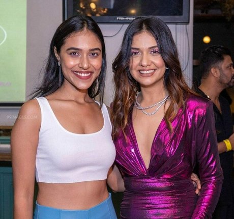 Divya Agarwal 素敵なモデル 写真