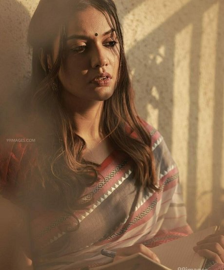 Divya Agarwal 美しい女優 アーカイブ