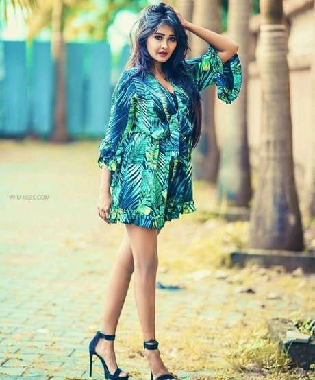 Kanchi Singh 無料スター 写真