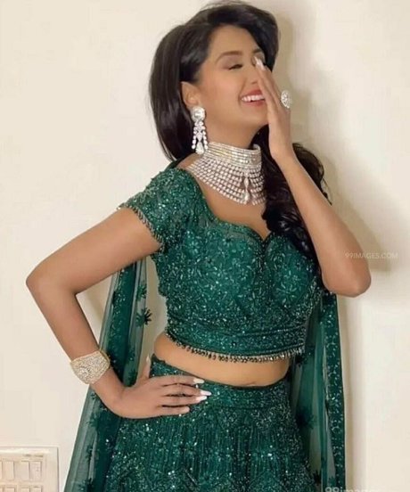 Kanchi Singh ホットなポルノスター ギャラリー