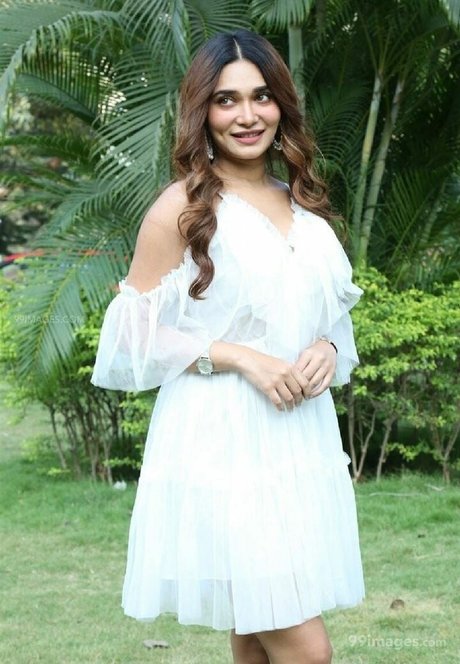 Jenifer Emmanuel ヌード女優 写真