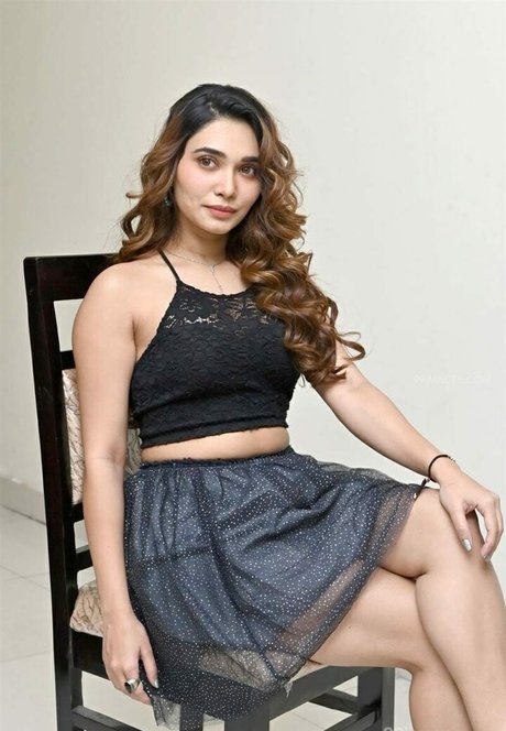 Jenifer Emmanuel HDモデル 写真