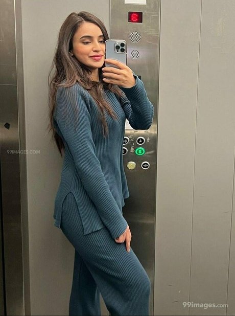 Ankitta Sharma スター ヌード 写真