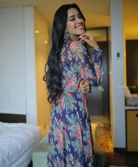 Mirnalini Ravi HD女優 ギャラリー