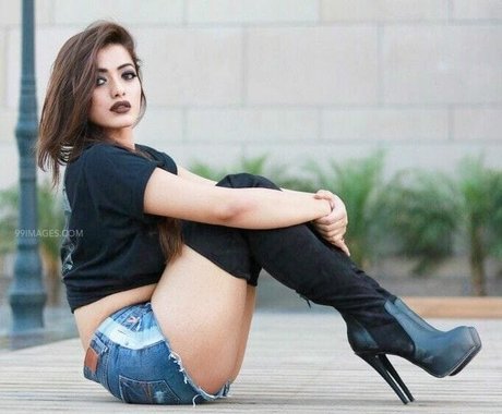 Ketika Sharma かわいいポルノスター ギャラリー