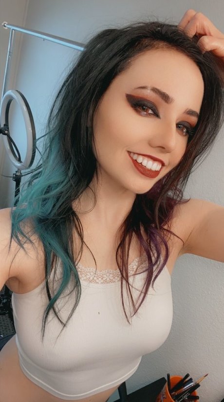 Charleemanderz ポルノモデル 画像