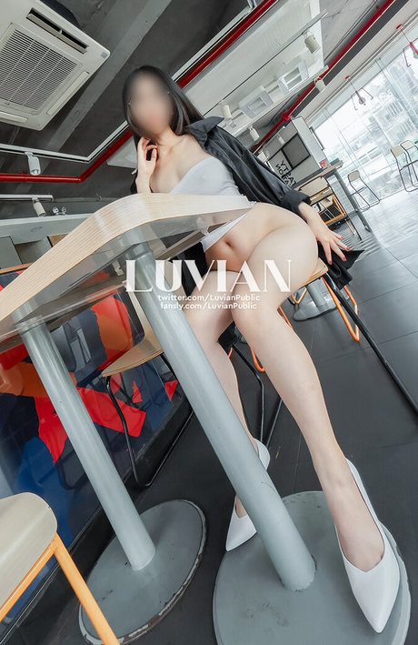 LuvianPublic アダルトスター 写真