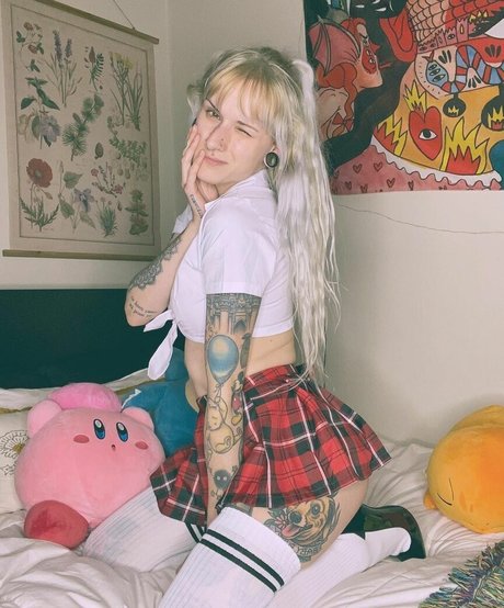 Blu3Dr3am69 セクシーモデル 写真