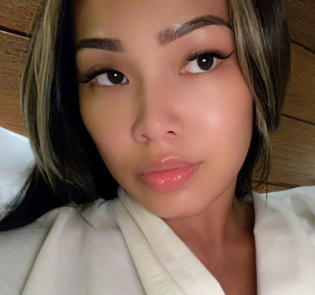 Axnuwin アート女優 写真