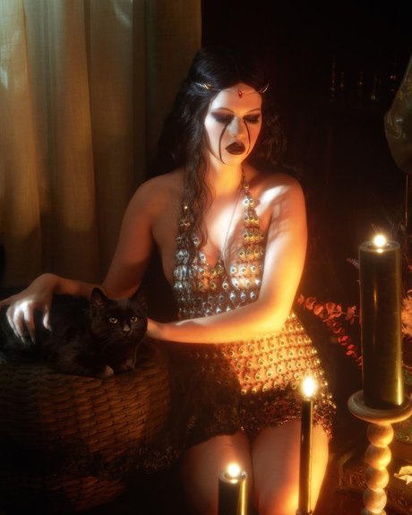 Emma Karla Peet アートモデル 写真